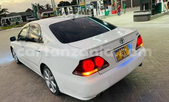 Buy Used Toyota Crown White Car in Dar es Salaam in Dar es Salaam Buy Used Toyota Crown White Car in Dar es Salaam in Dar es Salaam