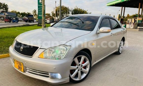 Buy Used Toyota Crown Silver Car in Dar es Salaam in Dar es Salaam