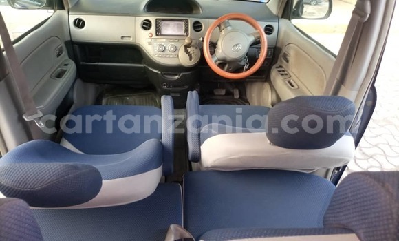 Buy Used Toyota Sienta Blue Car in Dar es Salaam in Dar es Salaam Buy Used Toyota Sienta Blue Car in Dar es Salaam in Dar es Salaam