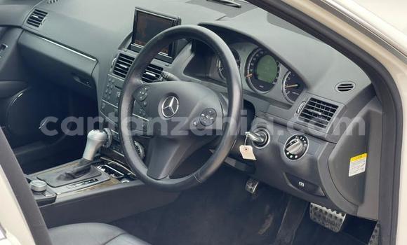 Nunua Mpya Mercedes-Benz C-Classe Nyeupe Gari ndani ya Dar es Salaam nchini Dar es Salaam Nunua Mpya Mercedes-Benz C-Classe Nyeupe Gari ndani ya Dar es Salaam nchini Dar es Salaam