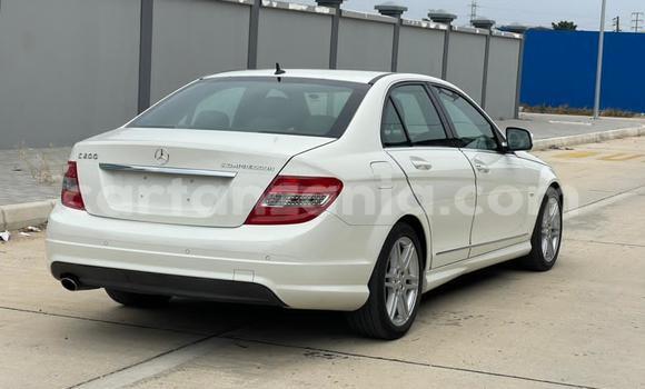 Nunua Mpya Mercedes-Benz C-Classe Nyeupe Gari ndani ya Dar es Salaam nchini Dar es Salaam Nunua Mpya Mercedes-Benz C-Classe Nyeupe Gari ndani ya Dar es Salaam nchini Dar es Salaam
