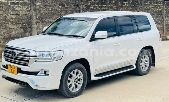 Nunua Ilio tumika Toyota Land Cruiser Nyeupe Gari ndani ya Dar es Salaam nchini Dar es Salaam Nunua Ilio tumika Toyota Land Cruiser Nyeupe Gari ndani ya Dar es Salaam nchini Dar es Salaam