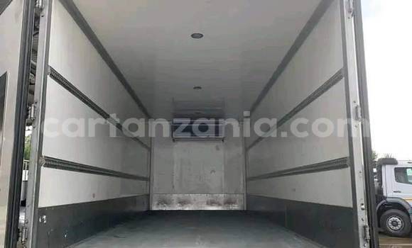 Nunua Ilio tumika Isuzu FTR 850 Nyeupe Lori ndani ya Dodoma nchini Dodoma Nunua Ilio tumika Isuzu FTR 850 Nyeupe Lori ndani ya Dodoma nchini Dodoma