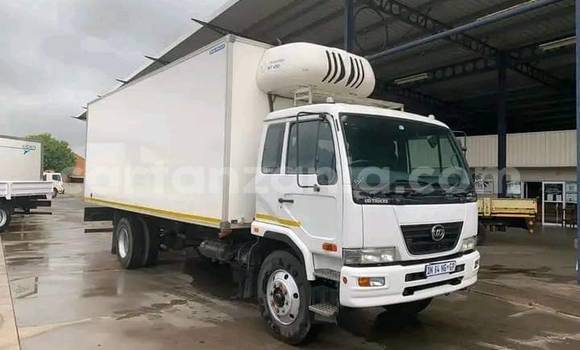 Nunua Ilio tumika Isuzu FTR 850 Nyeupe Lori ndani ya Dodoma nchini Dodoma Nunua Ilio tumika Isuzu FTR 850 Nyeupe Lori ndani ya Dodoma nchini Dodoma