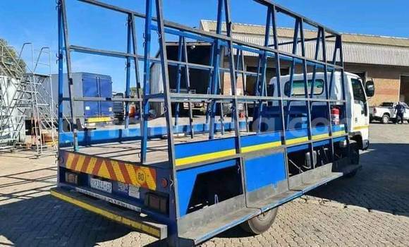 Nunua Ilio tumika Isuzu FTR 850 Nyeupe Lori ndani ya Dodoma nchini Dodoma Nunua Ilio tumika Isuzu FTR 850 Nyeupe Lori ndani ya Dodoma nchini Dodoma