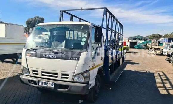 Nunua Ilio tumika Isuzu FTR 850 Nyeupe Lori ndani ya Dodoma nchini Dodoma Nunua Ilio tumika Isuzu FTR 850 Nyeupe Lori ndani ya Dodoma nchini Dodoma