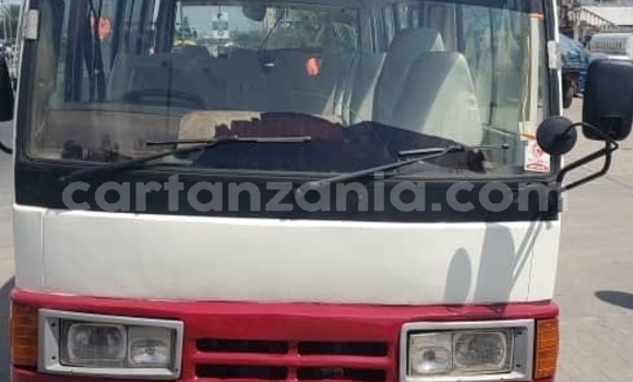 Buy Used Nissan Caravan White Car in Dar es Salaam in Dar es Salaam Buy Used Nissan Caravan White Car in Dar es Salaam in Dar es Salaam