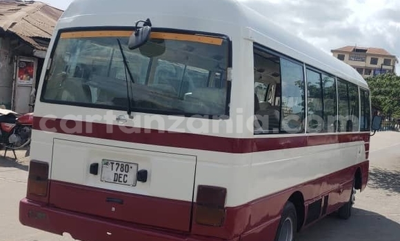 Buy Used Nissan Caravan White Car in Dar es Salaam in Dar es Salaam Buy Used Nissan Caravan White Car in Dar es Salaam in Dar es Salaam