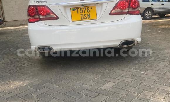 Nunua Ilio tumika Toyota Crown Nyeupe Gari ndani ya Dar es Salaam nchini Dar es Salaam Nunua Ilio tumika Toyota Crown Nyeupe Gari ndani ya Dar es Salaam nchini Dar es Salaam
