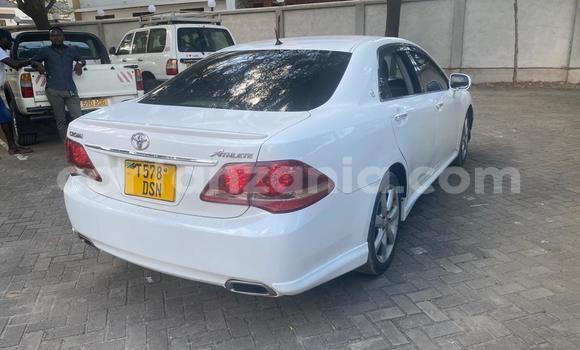 Nunua Ilio tumika Toyota Crown Nyeupe Gari ndani ya Dar es Salaam nchini Dar es Salaam Nunua Ilio tumika Toyota Crown Nyeupe Gari ndani ya Dar es Salaam nchini Dar es Salaam