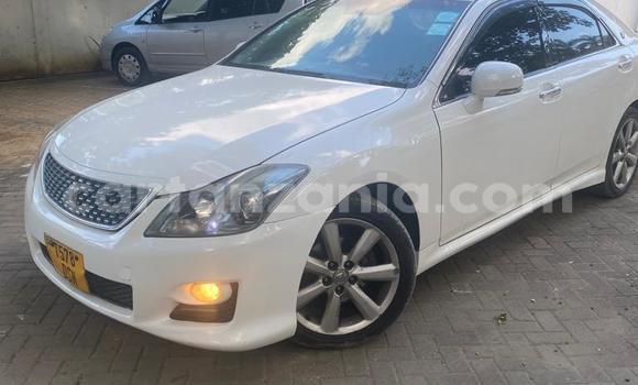 Nunua Ilio tumika Toyota Crown Nyeupe Gari ndani ya Dar es Salaam nchini Dar es Salaam Nunua Ilio tumika Toyota Crown Nyeupe Gari ndani ya Dar es Salaam nchini Dar es Salaam