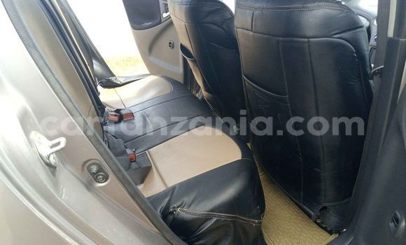 Nunua Ilio tumika Toyota Vitz Fedha Gari ndani ya Dar es Salaam nchini Dar es Salaam Nunua Ilio tumika Toyota Vitz Fedha Gari ndani ya Dar es Salaam nchini Dar es Salaam