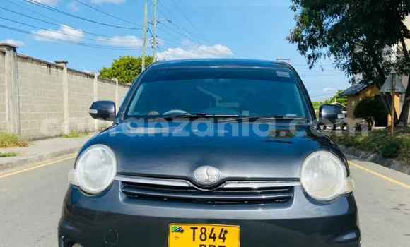 Buy Used Toyota Sienta Black Car in Dar es Salaam in Dar es Salaam Buy Used Toyota Sienta Black Car in Dar es Salaam in Dar es Salaam