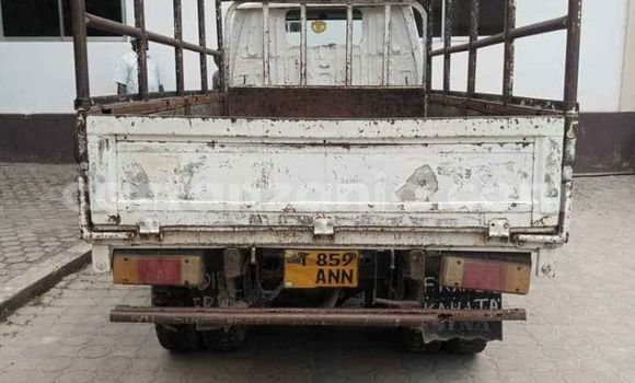 Nunua Ilio tumika Toyota Dyna Nyeupe Gari ndani ya Dar es Salaam nchini Dar es Salaam Nunua Ilio tumika Toyota Dyna Nyeupe Gari ndani ya Dar es Salaam nchini Dar es Salaam