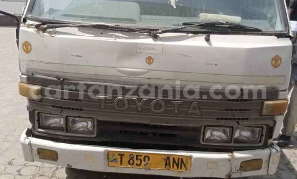 Nunua Ilio tumika Toyota Dyna Nyeupe Gari ndani ya Dar es Salaam nchini Dar es Salaam Nunua Ilio tumika Toyota Dyna Nyeupe Gari ndani ya Dar es Salaam nchini Dar es Salaam