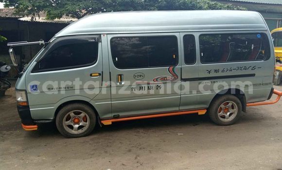 Nunua Ilio tumika Toyota Hiace Fedha Gari ndani ya Dar es Salaam nchini Dar es Salaam Nunua Ilio tumika Toyota Hiace Fedha Gari ndani ya Dar es Salaam nchini Dar es Salaam