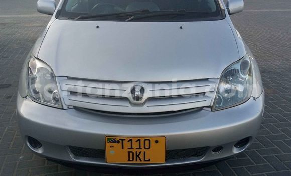 Buy Used Toyota IST Silver Car in Dar es Salaam in Dar es Salaam