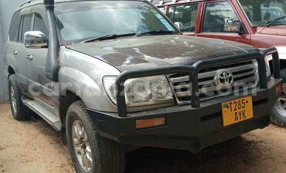 Nunua Ilio tumika Toyota Land Cruiser Fedha Gari ndani ya Dar es Salaam nchini Dar es Salaam Nunua Ilio tumika Toyota Land Cruiser Fedha Gari ndani ya Dar es Salaam nchini Dar es Salaam