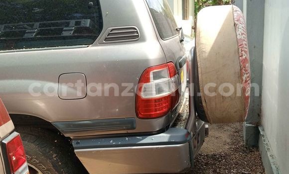 Nunua Ilio tumika Toyota Land Cruiser Fedha Gari ndani ya Dar es Salaam nchini Dar es Salaam Nunua Ilio tumika Toyota Land Cruiser Fedha Gari ndani ya Dar es Salaam nchini Dar es Salaam