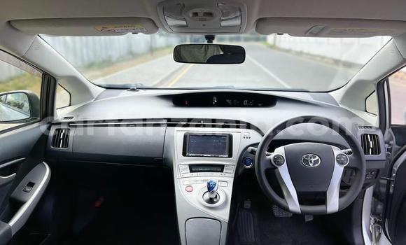 Nunua Imported Toyota Prius Fedha Gari ndani ya Dar es Salaam nchini Dar es Salaam Nunua Imported Toyota Prius Fedha Gari ndani ya Dar es Salaam nchini Dar es Salaam