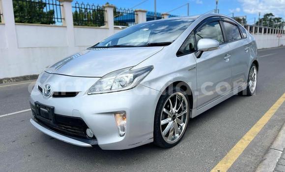 Nunua Imported Toyota Prius Fedha Gari ndani ya Dar es Salaam nchini Dar es Salaam Nunua Imported Toyota Prius Fedha Gari ndani ya Dar es Salaam nchini Dar es Salaam