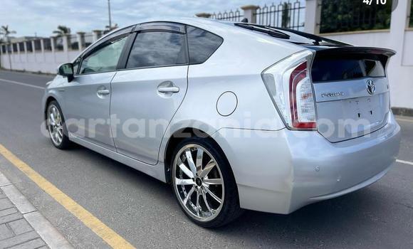 Nunua Imported Toyota Prius Fedha Gari ndani ya Dar es Salaam nchini Dar es Salaam Nunua Imported Toyota Prius Fedha Gari ndani ya Dar es Salaam nchini Dar es Salaam