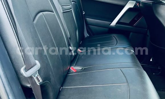 Nunua Imported Toyota Prado Nyeusi Gari ndani ya Dar es Salaam nchini Dar es Salaam Nunua Imported Toyota Prado Nyeusi Gari ndani ya Dar es Salaam nchini Dar es Salaam
