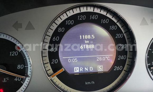 Nunua Imported Mercedes-Benz E-Classe Nyeusi Gari ndani ya Dar es Salaam nchini Dar es Salaam Nunua Imported Mercedes-Benz E-Classe Nyeusi Gari ndani ya Dar es Salaam nchini Dar es Salaam