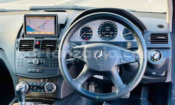 Nunua Imported Mercedes-Benz E-Classe Nyeusi Gari ndani ya Dar es Salaam nchini Dar es Salaam Nunua Imported Mercedes-Benz E-Classe Nyeusi Gari ndani ya Dar es Salaam nchini Dar es Salaam