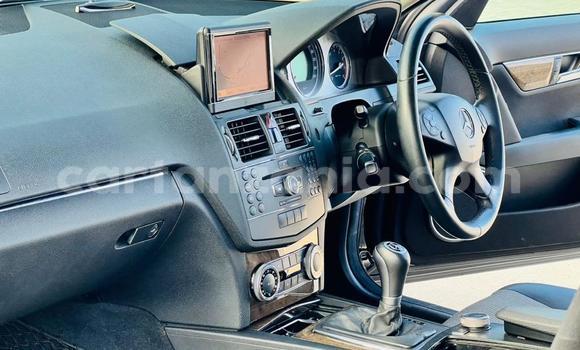 Nunua Imported Mercedes-Benz E-Classe Nyeusi Gari ndani ya Dar es Salaam nchini Dar es Salaam Nunua Imported Mercedes-Benz E-Classe Nyeusi Gari ndani ya Dar es Salaam nchini Dar es Salaam