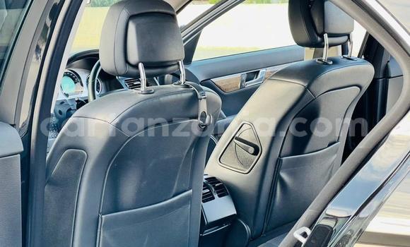 Nunua Imported Mercedes-Benz E-Classe Nyeusi Gari ndani ya Dar es Salaam nchini Dar es Salaam Nunua Imported Mercedes-Benz E-Classe Nyeusi Gari ndani ya Dar es Salaam nchini Dar es Salaam