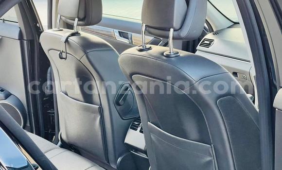 Nunua Imported Mercedes-Benz E-Classe Nyeusi Gari ndani ya Dar es Salaam nchini Dar es Salaam Nunua Imported Mercedes-Benz E-Classe Nyeusi Gari ndani ya Dar es Salaam nchini Dar es Salaam