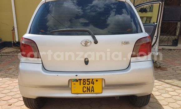 Nunua Ilio tumika Toyota Vitz Fedha Gari ndani ya Mwanza nchini Mwanza
