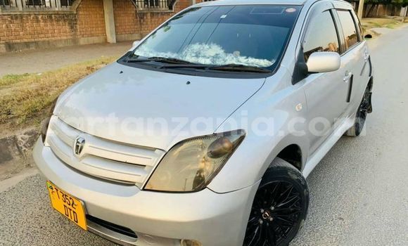Buy Used Toyota IST Silver Car in Dar es Salaam in Dar es Salaam Buy Used Toyota IST Silver Car in Dar es Salaam in Dar es Salaam