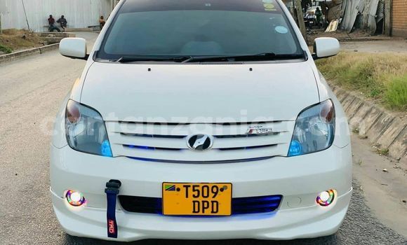 Buy Used Toyota IST White Car in Dar es Salaam in Dar es Salaam