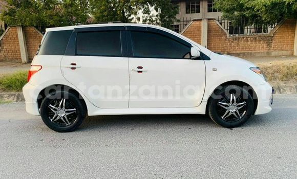 Buy Used Toyota IST White Car in Dar es Salaam in Dar es Salaam Buy Used Toyota IST White Car in Dar es Salaam in Dar es Salaam