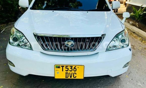 Buy Used Toyota Harrier White Car in Dar es Salaam in Dar es Salaam
