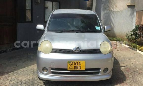 Buy Used Toyota Sienta Silver Car in Dar es Salaam in Dar es Salaam Buy Used Toyota Sienta Silver Car in Dar es Salaam in Dar es Salaam