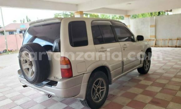 Nunua Ilio tumika Suzuki Escudo Nyeupe Gari ndani ya Dar es Salaam nchini Dar es Salaam Nunua Ilio tumika Suzuki Escudo Nyeupe Gari ndani ya Dar es Salaam nchini Dar es Salaam