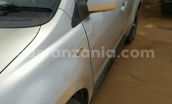 Buy Used Toyota IST Silver Car in Dar es Salaam in Dar es Salaam Buy Used Toyota IST Silver Car in Dar es Salaam in Dar es Salaam