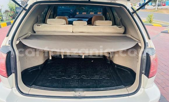 Nunua Ilio tumika Toyota Harrier Nyeupe Gari ndani ya Dar es Salaam nchini Dar es Salaam Nunua Ilio tumika Toyota Harrier Nyeupe Gari ndani ya Dar es Salaam nchini Dar es Salaam