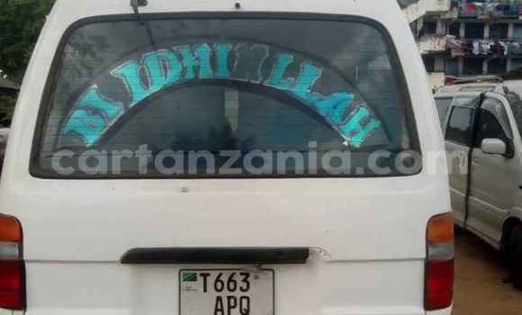Nunua Ilio tumika Toyota Hiace Nyeupe Gari ndani ya Dar es Salaam nchini Dar es Salaam Nunua Ilio tumika Toyota Hiace Nyeupe Gari ndani ya Dar es Salaam nchini Dar es Salaam