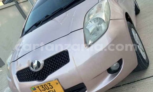 Nunua Ilio tumika Toyota Vitz Nyingine Gari ndani ya Dar es Salaam nchini Dar es Salaam