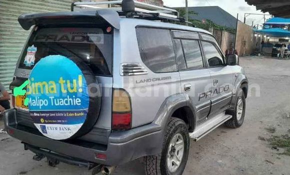 Nunua Ilio tumika Toyota Land Cruiser Prado Fedha Gari ndani ya Dar es Salaam nchini Dar es Salaam Nunua Ilio tumika Toyota Land Cruiser Prado Fedha Gari ndani ya Dar es Salaam nchini Dar es Salaam