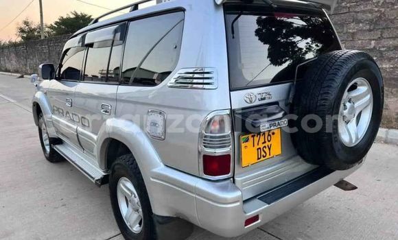 Nunua Ilio tumika Toyota Land Cruiser Prado Fedha Gari ndani ya Dar es Salaam nchini Dar es Salaam Nunua Ilio tumika Toyota Land Cruiser Prado Fedha Gari ndani ya Dar es Salaam nchini Dar es Salaam