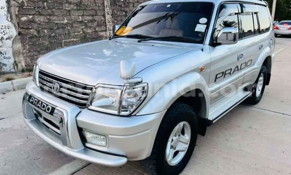 Nunua Ilio tumika Toyota Land Cruiser Prado Fedha Gari ndani ya Dar es Salaam nchini Dar es Salaam Nunua Ilio tumika Toyota Land Cruiser Prado Fedha Gari ndani ya Dar es Salaam nchini Dar es Salaam