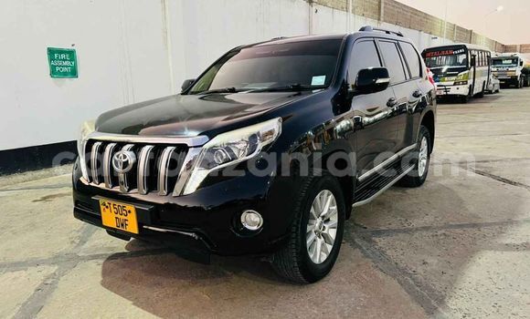 Nunua Ilio tumika Toyota Land Cruiser Prado Nyeusi Gari ndani ya Dar es Salaam nchini Dar es Salaam