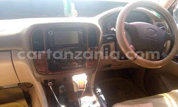 Nunua Ilio tumika Toyota Land Cruiser Nyeupe Gari ndani ya Dar es Salaam nchini Dar es Salaam Nunua Ilio tumika Toyota Land Cruiser Nyeupe Gari ndani ya Dar es Salaam nchini Dar es Salaam