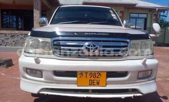 Nunua Ilio tumika Toyota Land Cruiser Nyeupe Gari ndani ya Dar es Salaam nchini Dar es Salaam Nunua Ilio tumika Toyota Land Cruiser Nyeupe Gari ndani ya Dar es Salaam nchini Dar es Salaam