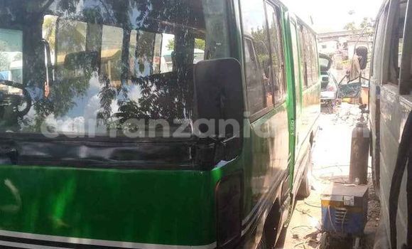 Nunua Ilio tumika Toyota Coaster Kijani Gari ndani ya Dar es Salaam nchini Dar es Salaam Nunua Ilio tumika Toyota Coaster Kijani Gari ndani ya Dar es Salaam nchini Dar es Salaam